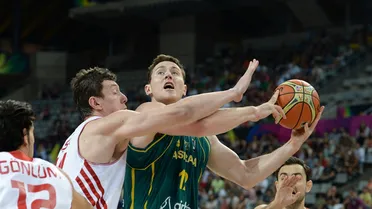Preldzic rescata a Turquía con dos triples ante la incredulidad australiana (65-64)