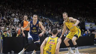Maccabi lidera la puja por este joven base para llevarlo de vuelta a su país