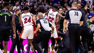 La violenta pelea entre Miami Heat y New Orleans Pelicans dejó 5 expulsados