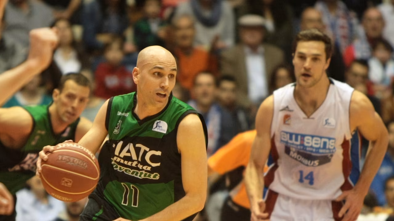 Oliver (MVP); Abós (entrenador); Oliver-Richotti-Hanga-Martín-Norel (5 ideal)