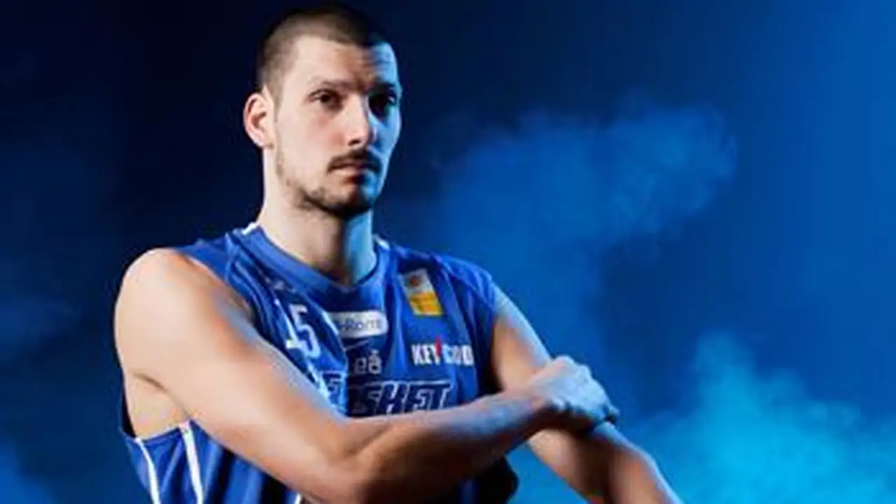Matija Poscic, refuerzo croata para la pintura del Miraflores. Greven convence en Lleida