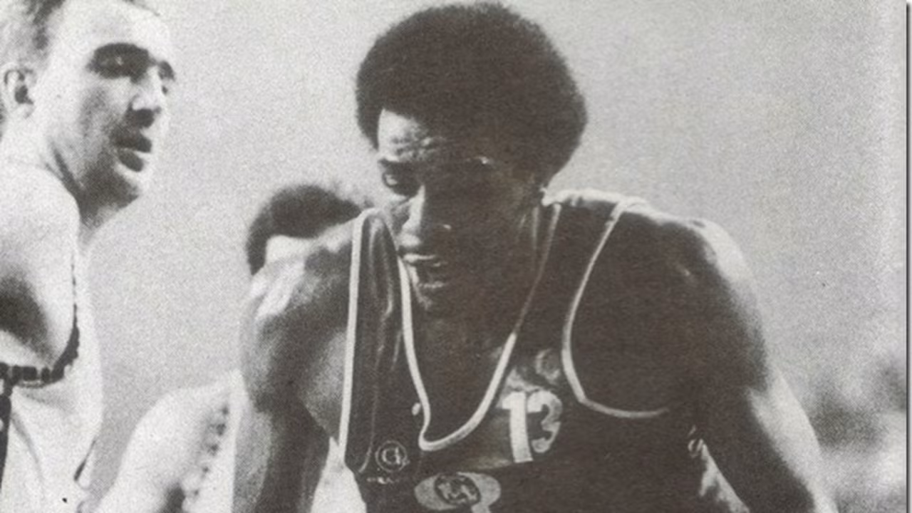 Adiós a Abdul Jeelani: autor de la primera canasta de Mavs y clásico del basket europeo