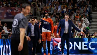 Dos jugadores señalados por Mumbrú en Valencia y varios rumores cogen fuerza