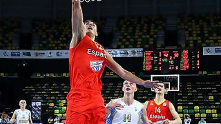 Eurobasket U20 (J4): España se encomienda a Super-Mirotic (41 puntos y 14 rebotes) para superar con apuros a Ucrania (67-72)