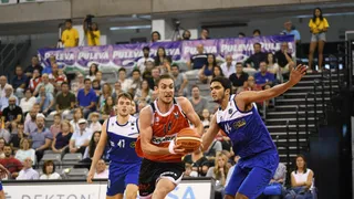 Granada ya lidera; Plasencia y Real Murcia debutan con triunfo; Outerbridge, MVP