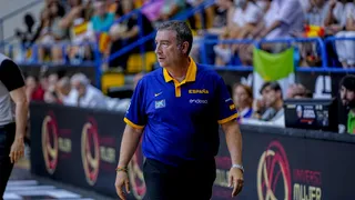 Miguel Méndez: “Estamos en pleno proceso de sustituir jugadoras que lo han dado todo”