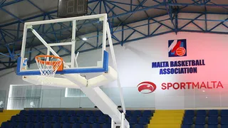 Esperpento en el basket. Final de partido pactado.