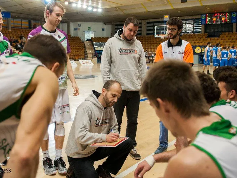 Sergio Jiménez releva a Quim Costa en Huesca. Sergio Rodríguez, rumbo a Castellón