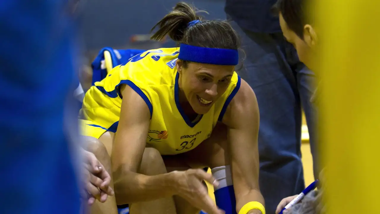 Ascenso y descenso, mucho por decidir en la recta final de la LF2