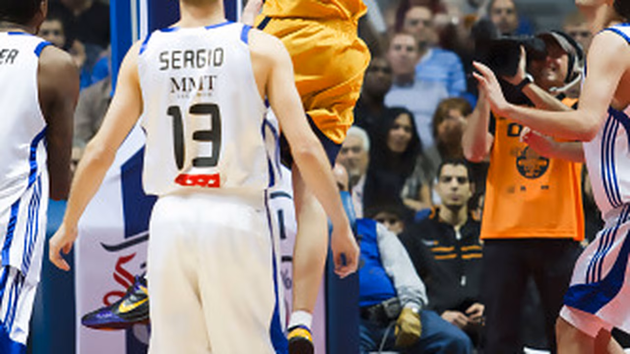 C.J. Wallace refuerza el lujoso Barça Regal