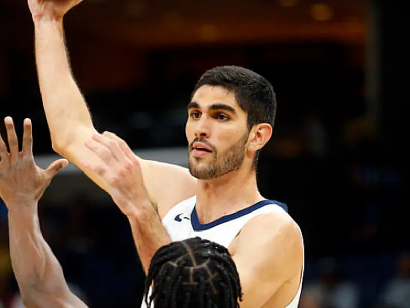 Memphis Grizzlies toma una decisión sobre el futuro de Santi Aldama