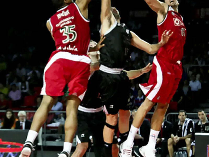 <i>In & Out</i> en la ACB: MVP (Hendrix), Entrenador del mes (Katsikaris), Quinteto Ideal (Cook, De Colo, Suárez, Gabriel y Hendrix) y otros jugadores destacados del mes de febrero