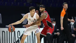 El Real Madrid no llega a remontar en un partido que dinamitó Delaney (76-80)