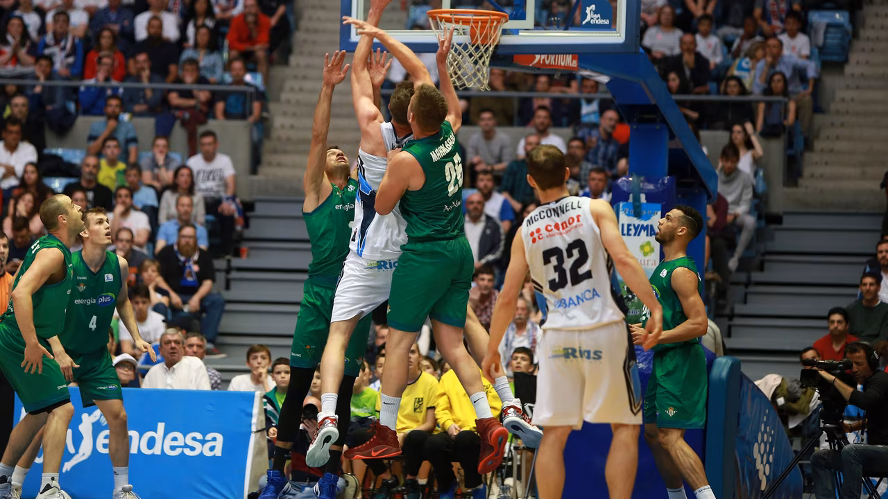 Rio Natura Monbus Obradoiro logra la permanencia arrasando al Betis