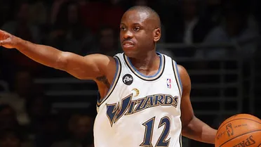 ¿Qué fue del minúsculo Earl Boykins?