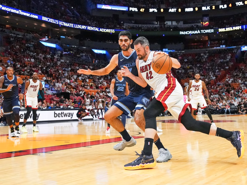Santi Aldama: “Marcus Smart ya se está tirando por los suelos”