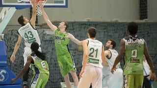 Clínicas Rincón fuerza el quinto. Araberri ya espera en la final