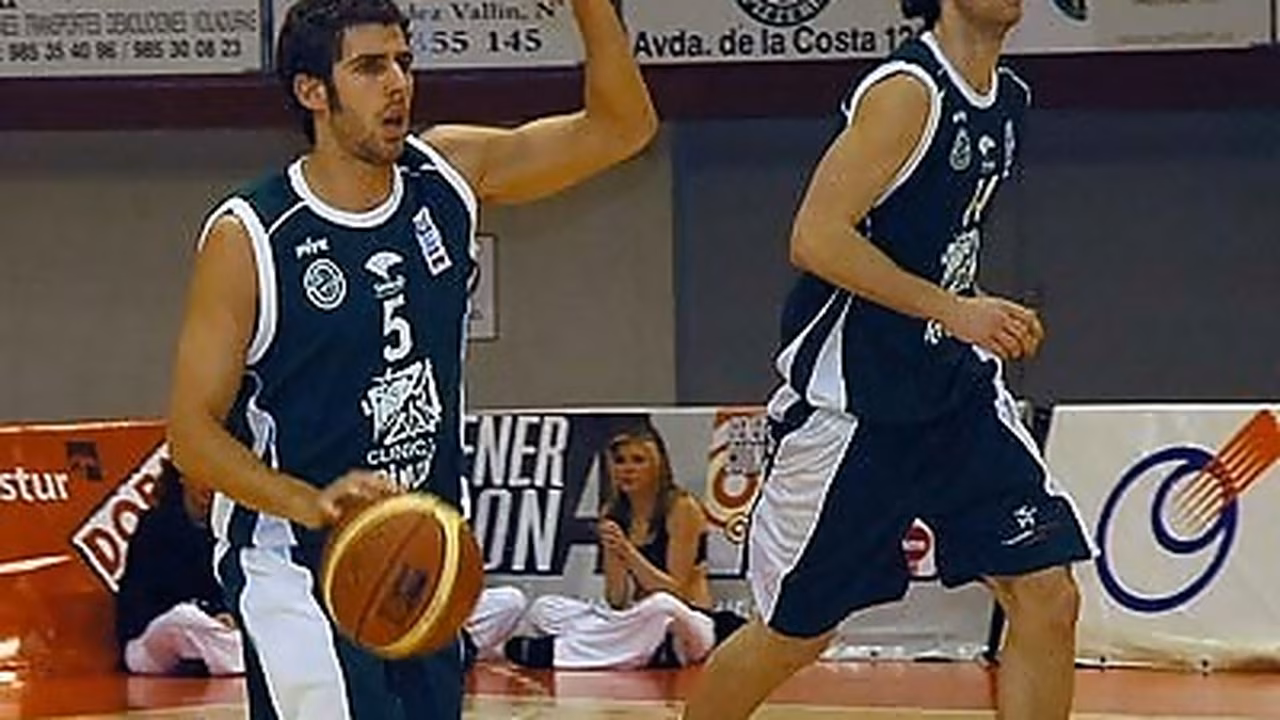 Palencia Baloncesto encuentra un gran refuerzo en el base de Obradoiro Adrián Fuentes y Ourense renueva el contrato de J.M. Coego