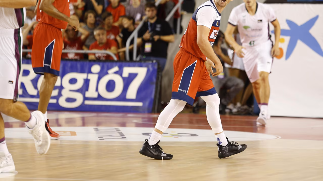 Frankie Ferrari y BAXI Manresa sorprenden a un Unicaja aún en formación (79-69)