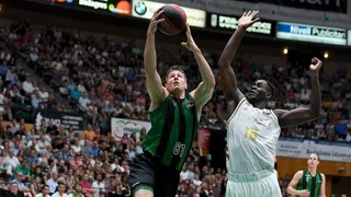 El Madrid desarma a una Penya muy verde (69-88)