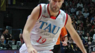 Caja Laboral Baskonia se impone al Lagun Aro Gipuzkoa Basket pese a las bajas, pero ya busca refuerzos