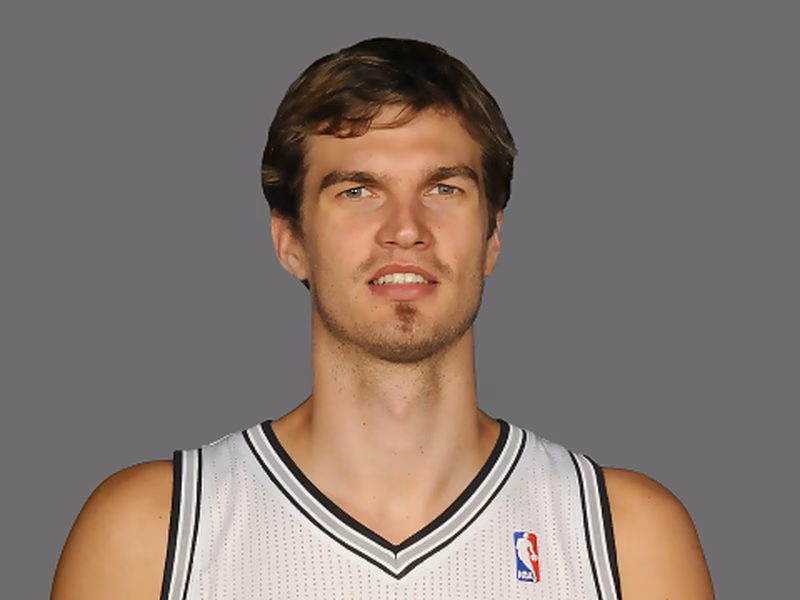Un Tiago Splitter sano vale por dos