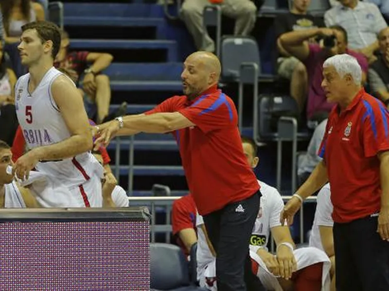 Bronca entre Djordjevic y Micov que acaba con el alero fuera de la selección serbia