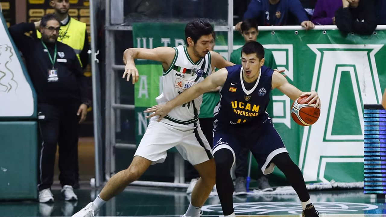 SbEu: UCAM Murcia confirma su liderato venciendo a Avellino. Sikma y Jamar Smith brillan