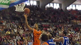 Más problemas para Pamesa: ni Okulaja ni Julian podrán jugar ante el Barça