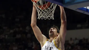 Ante Tomic devuelve la serie a Vitoria