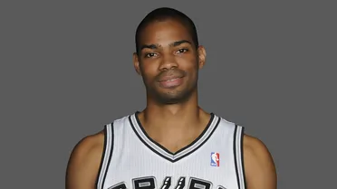 Los pistoleros de San Antonio cosen a tiros a Miami (113-77)