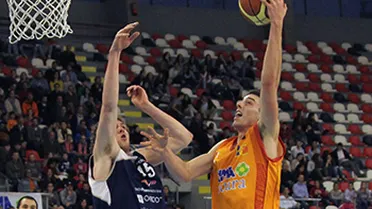 Agónicos triunfos de Palencia y Breogán. Oviedo recupera el factor cancha