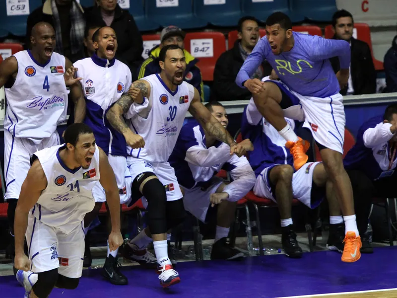 Latinoamérica: Atenas manda, All Star en México y cuartos finales y pelea en Argentina