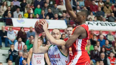 Kevin Tumba seguirá una temporada más en UCAM Murcia