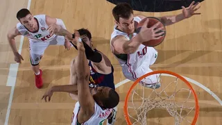 Demasiado Randolph para un FC Barcelona que buscará el pase en Rusia (80-92)