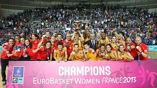 España reina en Europa 20 años después (70-69)