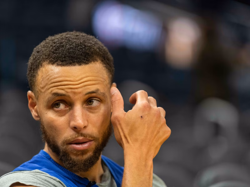 Tensión e incomodidad en el vestuario de Warriors ante una remontada casi imposible