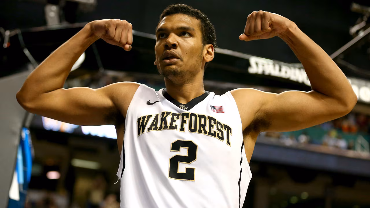 Devin Thomas un nuevo Hombre de Negro para apuntalar la pintura