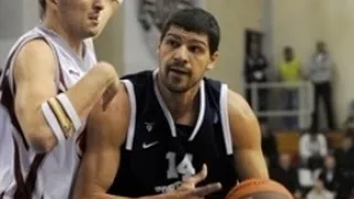 ¡Ligas Ext: ALBA de Berlín se lleva el clásico alemán ante el Oldenburg; Papadopoulos vuelve al PAOK; derrota de Montepaschi ante Varese y en Turquía Iverson es presentado y Barbour mete 35 puntos!