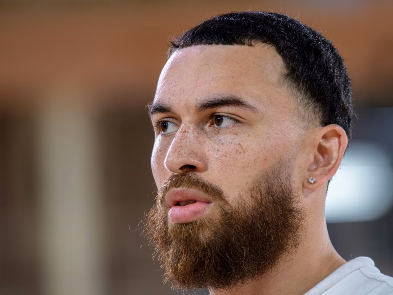 Mike James se posiciona en el culebrón Messina-Pangos