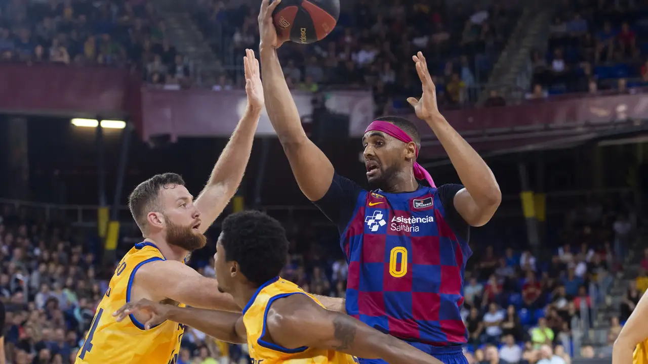 Mirotic y Davies guían al Barça a la victoria (89-75)