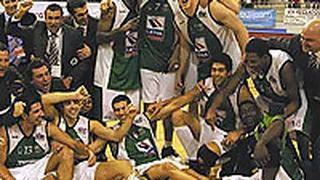 Técnico español Manolo Povea, ex ayudante de Maljkovic, campeón de la Copa Portuguesa