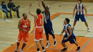 Liga Portuguesa LPB (J13): Benfica sufre para ganar; Barreirense vuelve a vencer; Vitória, en descenso; Mills, MVP