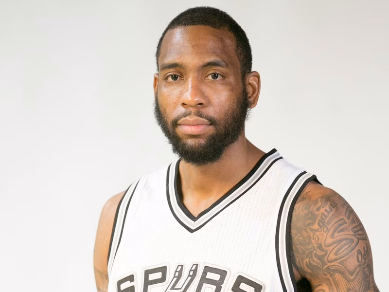 Fallece Rasual Butler en un accidente de coche