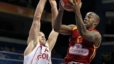 Resumen Eurobasket 2011, Grupo F (J1): McCalebb hace tocar el cielo a Macedonia. Rusia, firme e invicta. Paso adelante de Grecia. El lío de los himnos