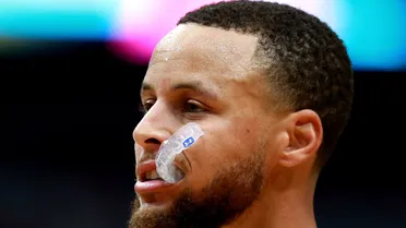 La razón por la que Stephen Curry muerde su protector bucal