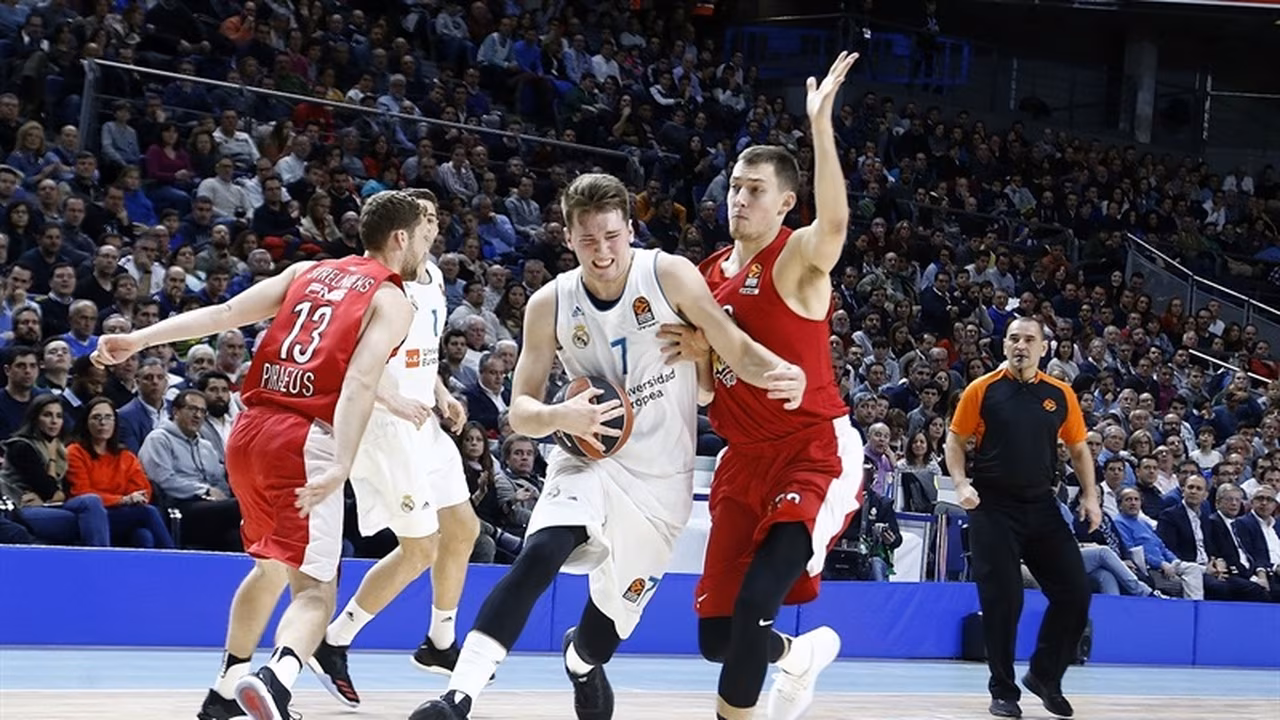 Olympiacos gana a un Madrid que confió su futuro al talento de Doncic, y se equivocó