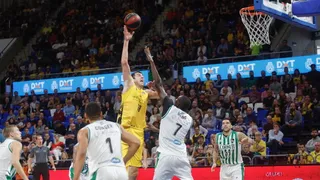 Iberostar Tenerife culmina una nueva remontada ante un buen Coosur Betis (94-89)