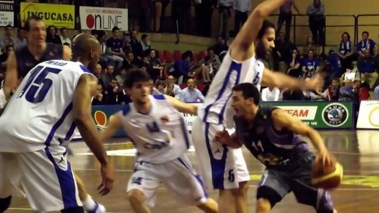 Quique Garrido renueva en Palencia Baloncesto