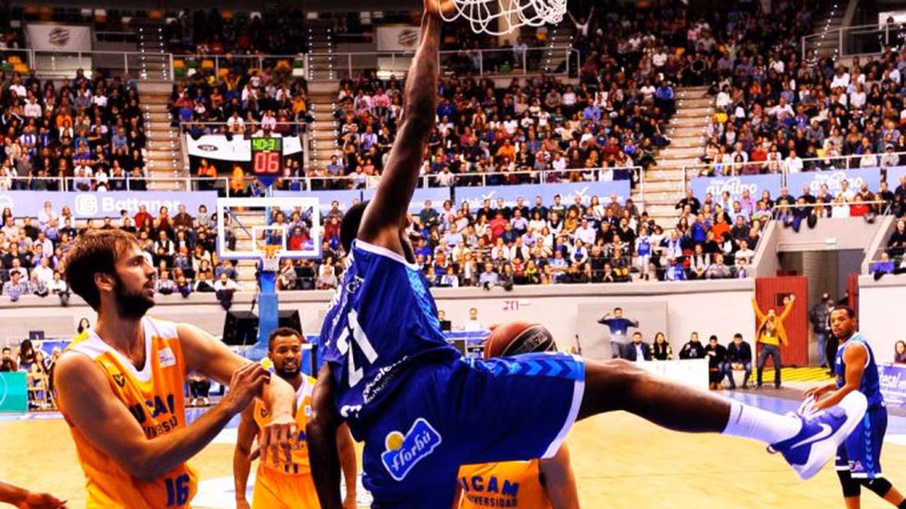 Zoco ACB: Thompson y Delía renuevan, entradas y salidas en GBC, fichaje y cesión en Obra